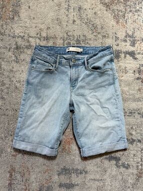 Levi's light blue Bermuda denim shorts | 9 Inch Inseam | Women’s 4